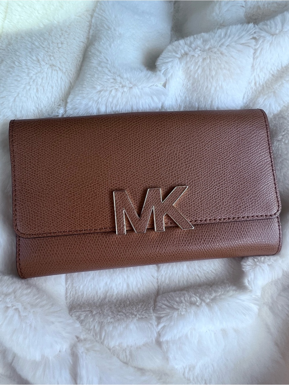 Michael Kors Florence Large Leather Billfold Wallet  Pebbles’s tan